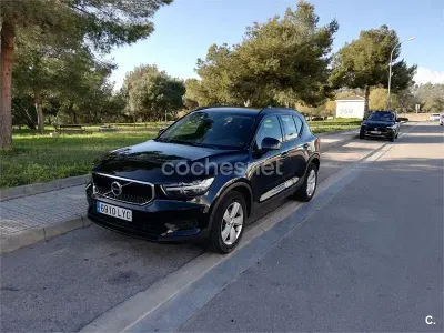 Begagnad Volvo XC40 Momentum 129 HK (94 kW) 2022 Svart SUV