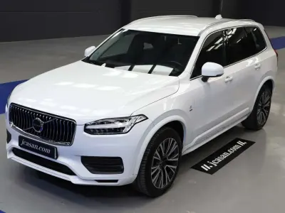 Usado Volvo XC90 Momentum 235 CV (172 kW) 2022 Blanco SUV