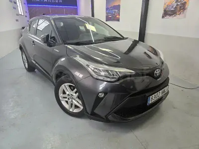Begagnad Toyota C-HR Active 122 HK (89 kW) 2021 Grå SUV