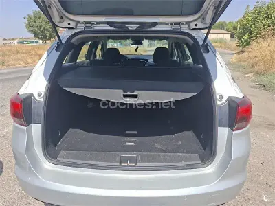 Usado Opel Astra Selective 110 CV (80 kW) 2019 Gris / plata Familiar