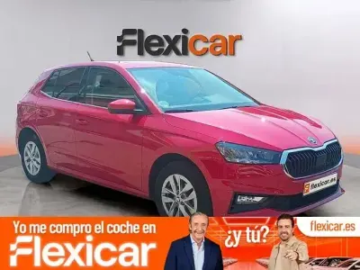 Usado Skoda Fabia Selection 95 CV (69 kW) 2024 Rojo Utilitario
