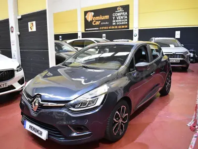 Usado Renault Clio IV LIMITED 90 CV (66 kW) 2017 Gris / plata Berlina