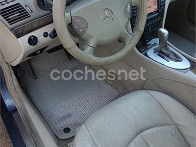 Azul Usado 2004 Mercedes E270 Elegance Berlina | 7000 € (Un poco caro)
