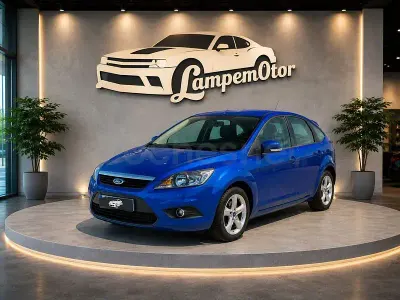 Usado Ford Focus Trend 109 CV (80 kW) 2010 Azul Berlina