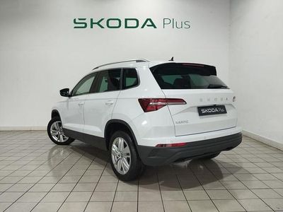 Usado Skoda Karoq Selection 150 CV (110 kW) 2025 Blanco SUV