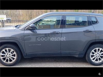 Usado Jeep Compass Longitude 130 CV (95 kW) 2022 Gris / plata SUV