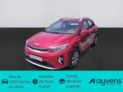 Usado Kia Stonic 84 CV (61 kW) 2022 Rojo SUV