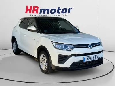 Usado SsangYong Tivoli 128 CV (94 kW) 2021 Gris SUV