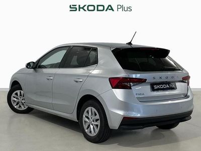 Usado Skoda Fabia Selection 95 CV (69 kW) 2024 Gris plata Utilitario