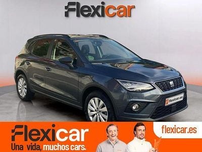 Usado Seat Arona Ecomotive 95 CV (69 kW) 2019 Gris / plata SUV