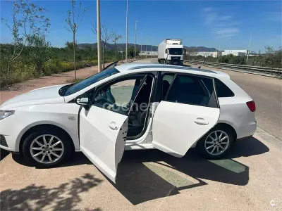 Usado Seat Ibiza ST Reference 75 HP (55 kW) 2012 Branco Carrinha