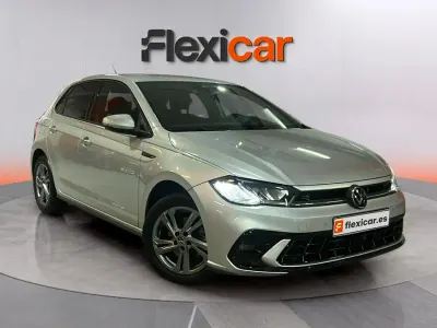 Usado VW Polo R-line 110 CV (80 kW) 2023 Gris Utilitario