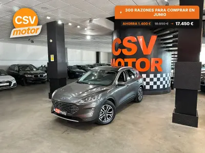Usado Ford Kuga Titanium 226 CV (166 kW) 2021 Gris SUV