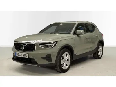 Begagnad Volvo XC40 Core 163 HK (119 kW) 2024 Grön SUV