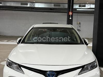 Usado Toyota Camry Luxury 218 CV (160 kW) 2023 Blanco Berlina