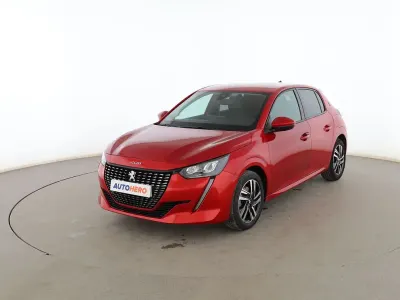 Usado Peugeot 208 Allure 102 CV (75 kW) 2020 Rojo Utilitario