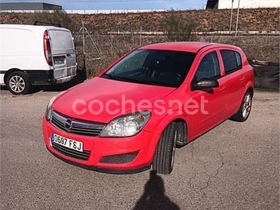 Usado Opel Astra Cosmo 100 CV (73 kW) 2007 Rojo Berlina