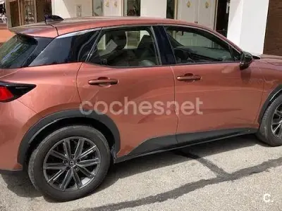 Usado Lexus LBX 136 CV (100 kW) 2025 Beige SUV