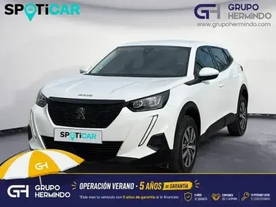Usado Peugeot 2008 Active 100 CV (73 kW) 2020 Blanco SUV