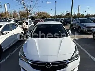 Usado Opel Astra Selective 105 CV (77 kW) 2016 Blanco Berlina