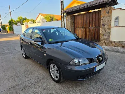 Usado Seat Cordoba 100 CV (73 kW) 2008 Gris / plata Berlina