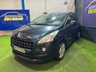 Usado Peugeot 3008 Active 112 CV (82 kW) 2011 Azul Familiar