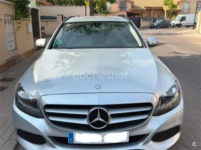 Usado Mercedes C200 150 CV (110 kW) 2017 Gris / plata Familiar