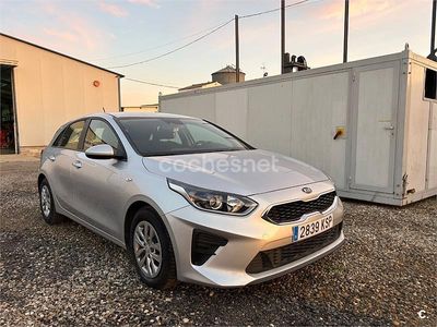 Gris / plata Usado 2018 Kia Ceed Utilitario | 13.800 € (Precio justo)