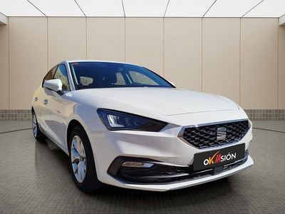 Usado Seat Leon Style 110 CV (80 kW) 2021 Blanco Berlina