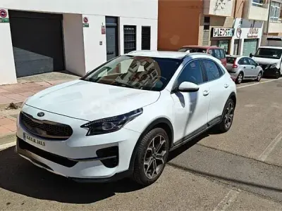Usado Kia XCeed 136 CV (100 kW) 2021 Blanco SUV