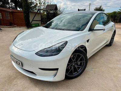 Blanco Usado 2023 Tesla Model 3 Standard Range Berlina | 25.000 € (Precio justo)
