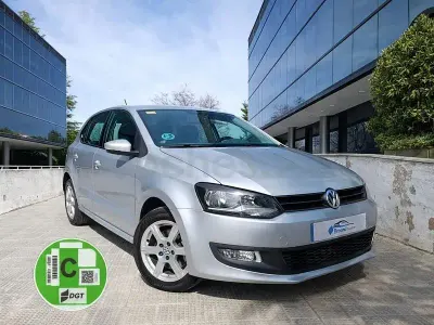 Usado VW Polo Advance 70 CV (51 kW) 2014 Gris / plata Berlina