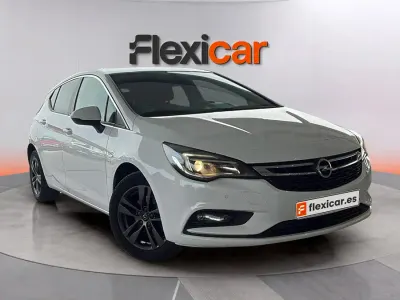 Usado Opel Astra S 110 CV (80 kW) 2019 Blanco Berlina