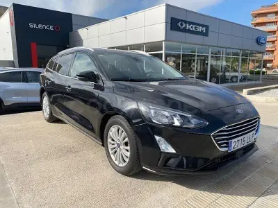Usado Ford Focus Titanium 120 CV (88 kW) 2020 Negro Familiar