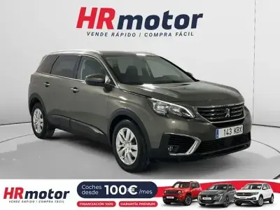 Usado Peugeot 5008 Active 120 CV (88 kW) 2017 Gris Monovolumen