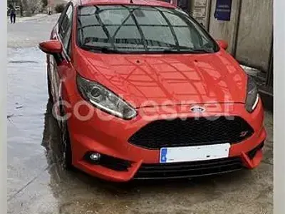 Usado Ford Fiesta ST 182 CV (133 kW) 2016 Rojo Utilitario