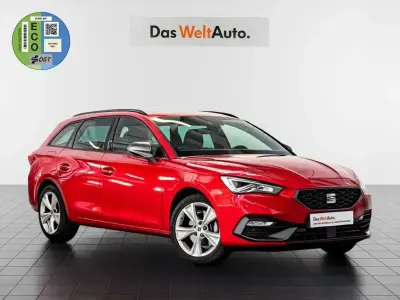 Usado Seat Leon FR 150 CV (110 kW) 2022 Rojo Familiar