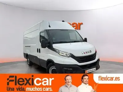 Begagnad Iveco Daily 156 HK (114 kW) 2023 Vit Sedan
