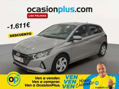 Usado Hyundai i20 84 CV (61 kW) 2022 Gris Utilitario