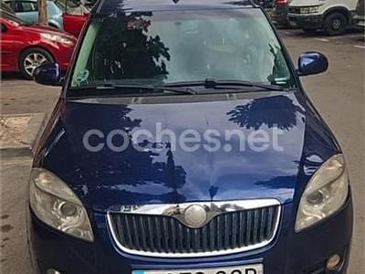Usado Skoda Roomster 105 CV (77 kW) 2008 Azul Monovolumen
