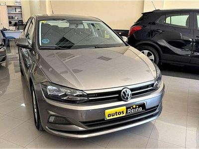 Usado VW Polo Advance 95 CV (69 kW) 2019 Gris Utilitario