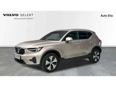 Begagnad Volvo XC40 Core 211 HK (155 kW) 2022 Grå SUV