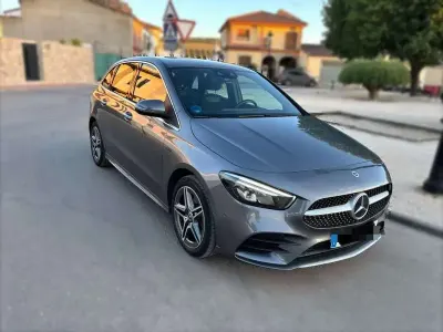 Usado Mercedes B250 160 CV (117 kW) 2020 Gris Utilitario