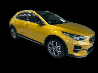 Usado Kia XCeed 120 CV (88 kW) 2022 Amarillo SUV