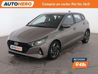 Usado Hyundai i20 101 CV (74 kW) 2022 Gris Utilitario