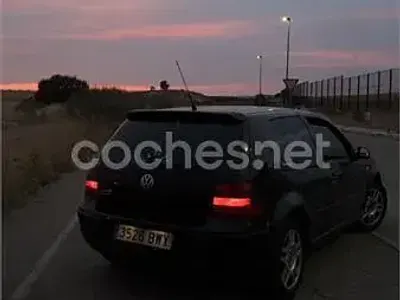 Usado VW Golf IV 110 CV (80 kW) 2002 Negro Berlina