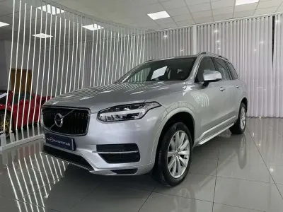 Usado Volvo XC90 Momentum 190 CV (139 kW) 2019 Gris SUV