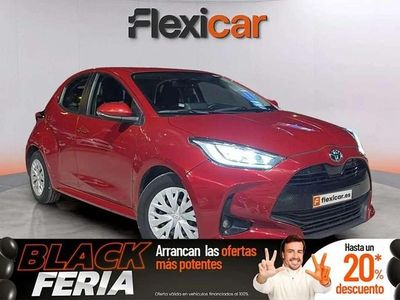 Rojo Usado 2023 Toyota Yaris Hybrid Active Utilitario | 18.790 € (Precio justo)