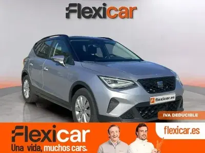 Usado Seat Arona Style 110 CV (80 kW) 2022 Gris SUV