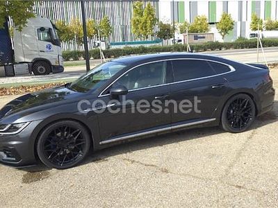 Usado VW Arteon R-line 190 CV (139 kW) 2019 Gris / plata Utilitario
